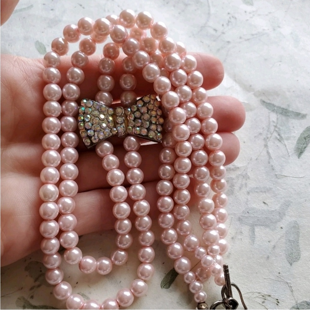 Girly Pink Pearls w/ Rhinestone Bow Focal 🎀 - Picture 6 of 7